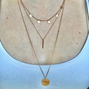 BRANDY MELVILLE NECKLACE SET
